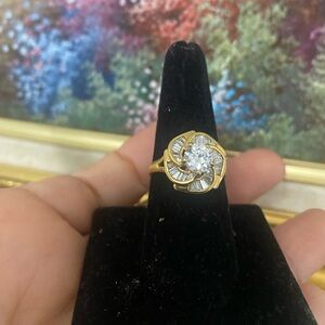 Gorgeous Vintage Gold Tone Crystal Ring